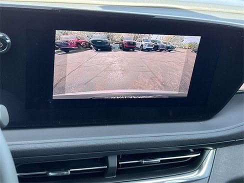 Used 2025 Buick Envista Preferred w/ Convenience I Package image 21