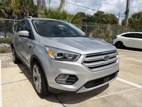 Used 2019 Ford Escape Titanium FWD image 1