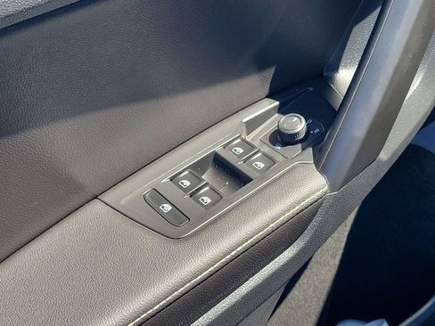 Used 2023 Volkswagen Tiguan S image 22