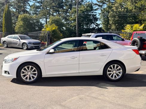 Used 2015 Chevrolet Malibu LT FWD image 4