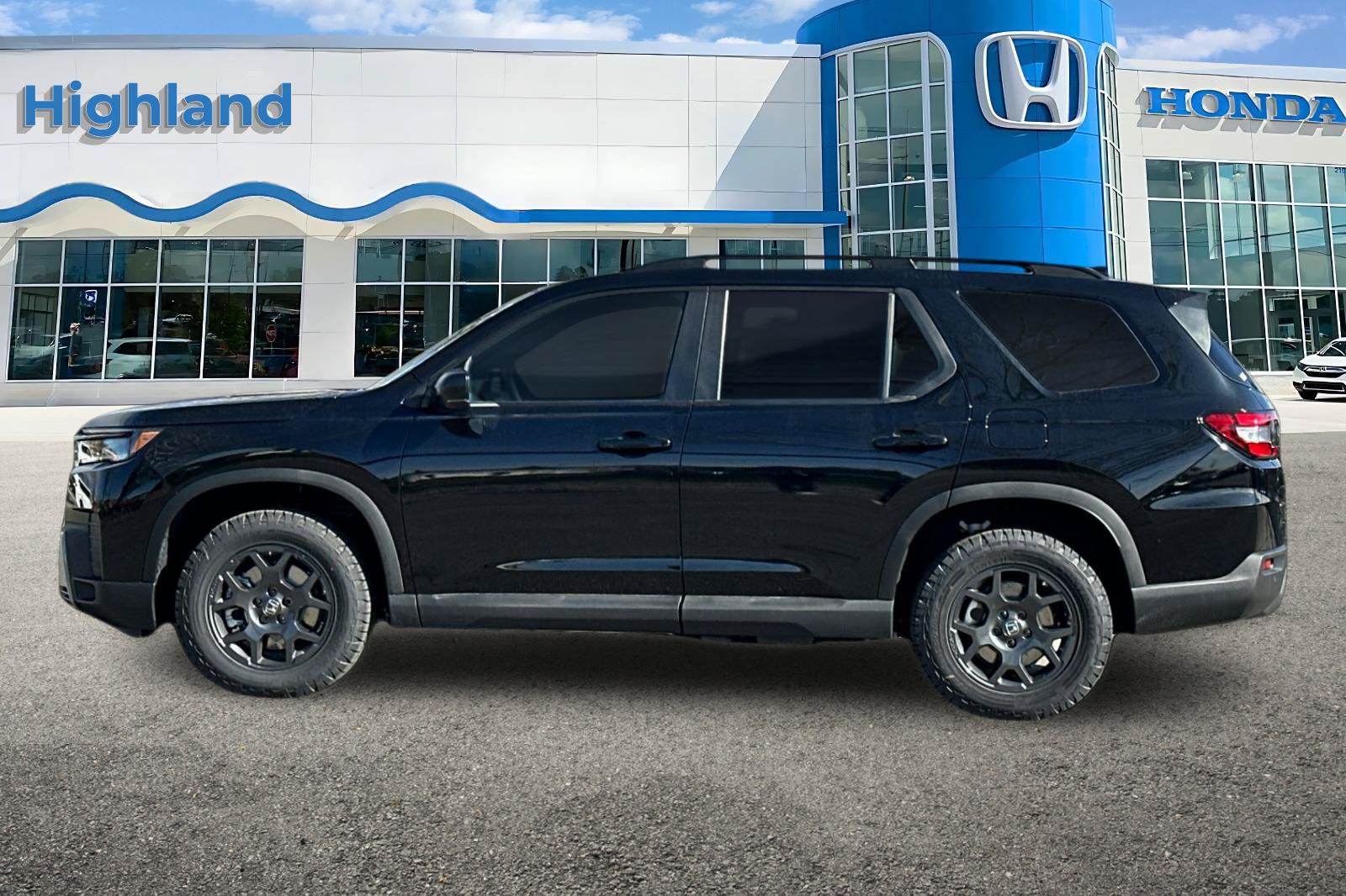 New 2026 Honda Pilot TrailSport image 2