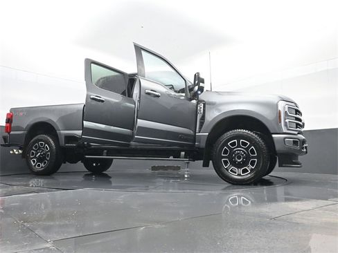 Used 2024 Ford F350 Platinum image 34