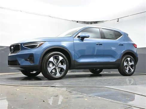 New 2024 Volvo XC40 B5 Plus w/ Protection Package Premier image 26