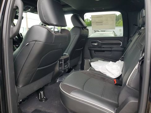 New 2026 RAM 3500 Laramie AWD/4WD image 15