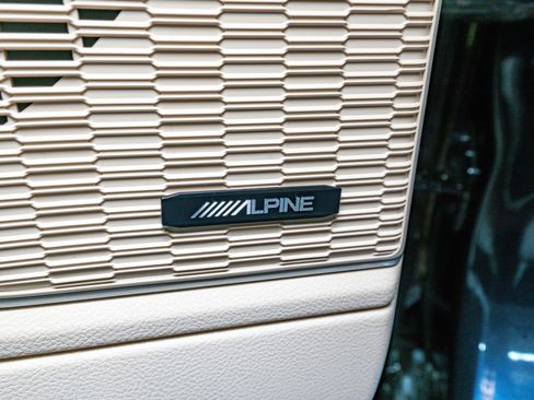 Used 2023 Jeep Grand Cherokee 4WD 4xe image 16