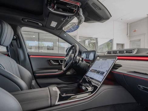 Used 2023 Mercedes-Benz S 500 4MATIC w/ AMG Line image 17