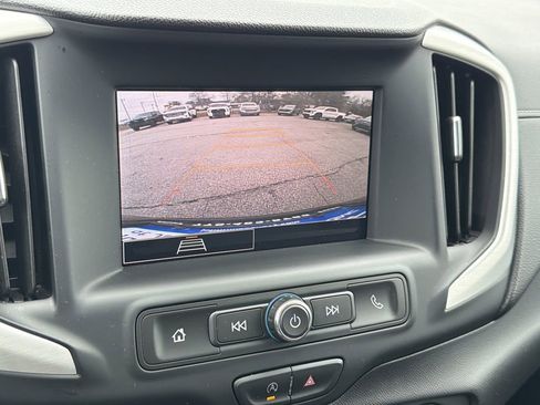 Used 2023 GMC Terrain SLE image 5