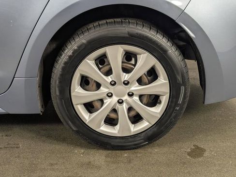 Used 2020 Toyota Corolla LE image 11