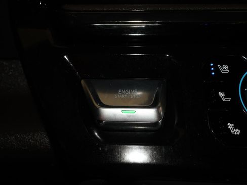 Used 2024 GMC Sierra 1500 AT4 w/ Technology Package AWD/4WD image 18