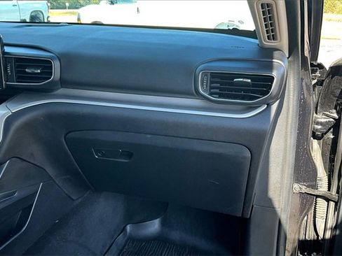Used 2022 Ford Explorer XLT w/ Equipment Group 202A image 27