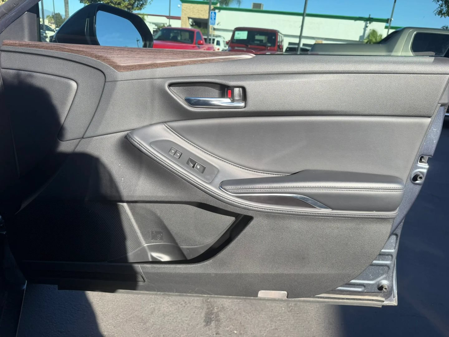 Used 2021 Toyota Avalon XLE FWD image 28