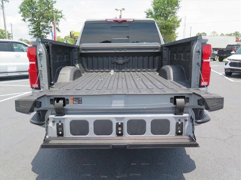 Used 2024 Chevrolet Silverado 2500 LTZ w/ LTZ Plus Package AWD/4WD image 25