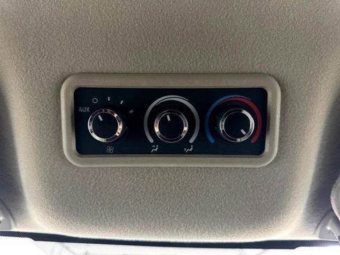 Used 2014 Chevrolet Express 2500 LT w/ LT Preferred Equipment Group RWD image 17