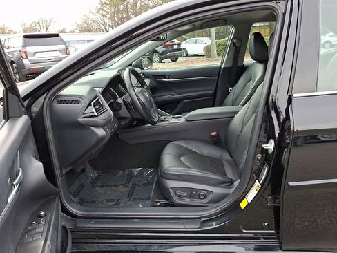 Used 2022 Toyota Camry XSE image 16