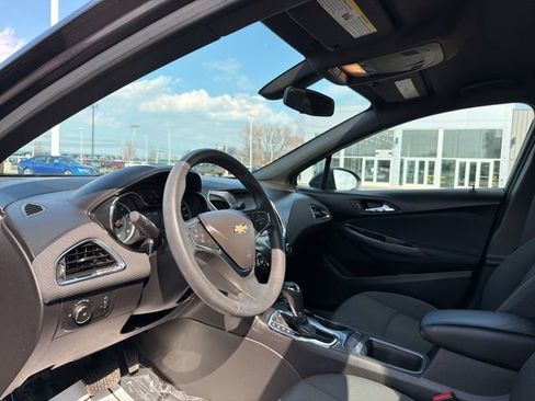 Used 2016 Chevrolet Cruze LT w/ Convenience Package image 15