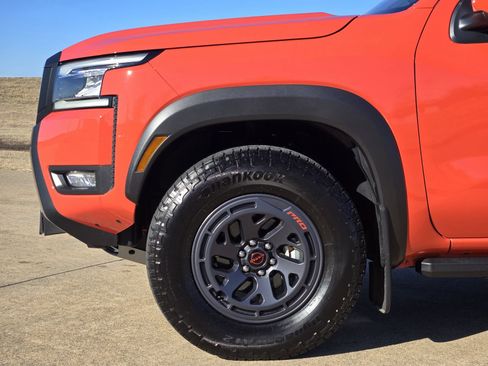 Used 2025 Nissan Frontier PRO-4X image 13