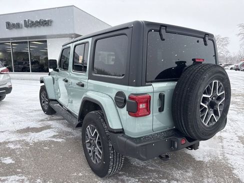 Used 2024 Jeep Wrangler Sahara w/ Technology Group image 6