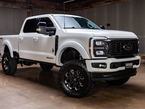 Used 2024 Ford F250 Lariat w/ Lariat Ultimate Package AWD/4WD image 1