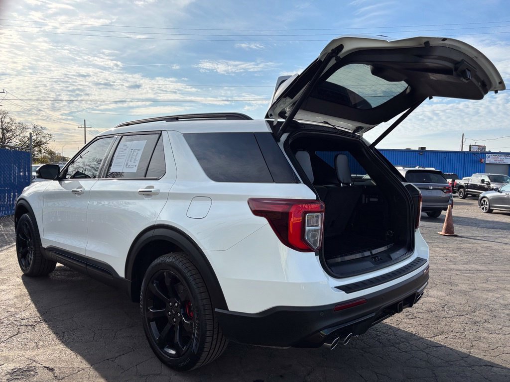 Used 2024 Ford Explorer ST w/ Technology Package AWD/4WD image 6