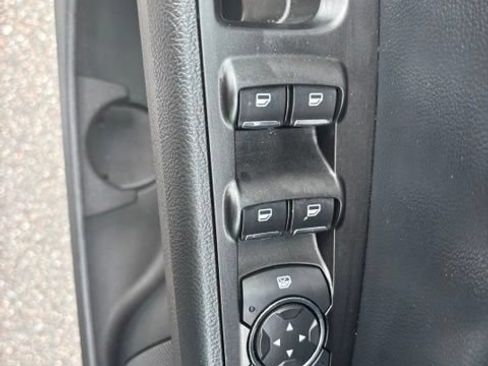 Used 2018 Ford Fusion SE w/ Fusion SE Technology Package FWD image 21