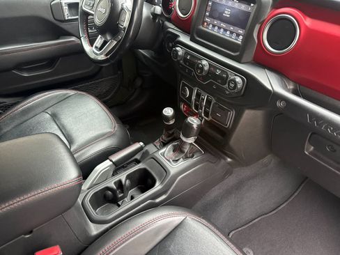Used 2021 Jeep Wrangler Unlimited Rubicon w/ Dual Top Group AWD/4WD image 16