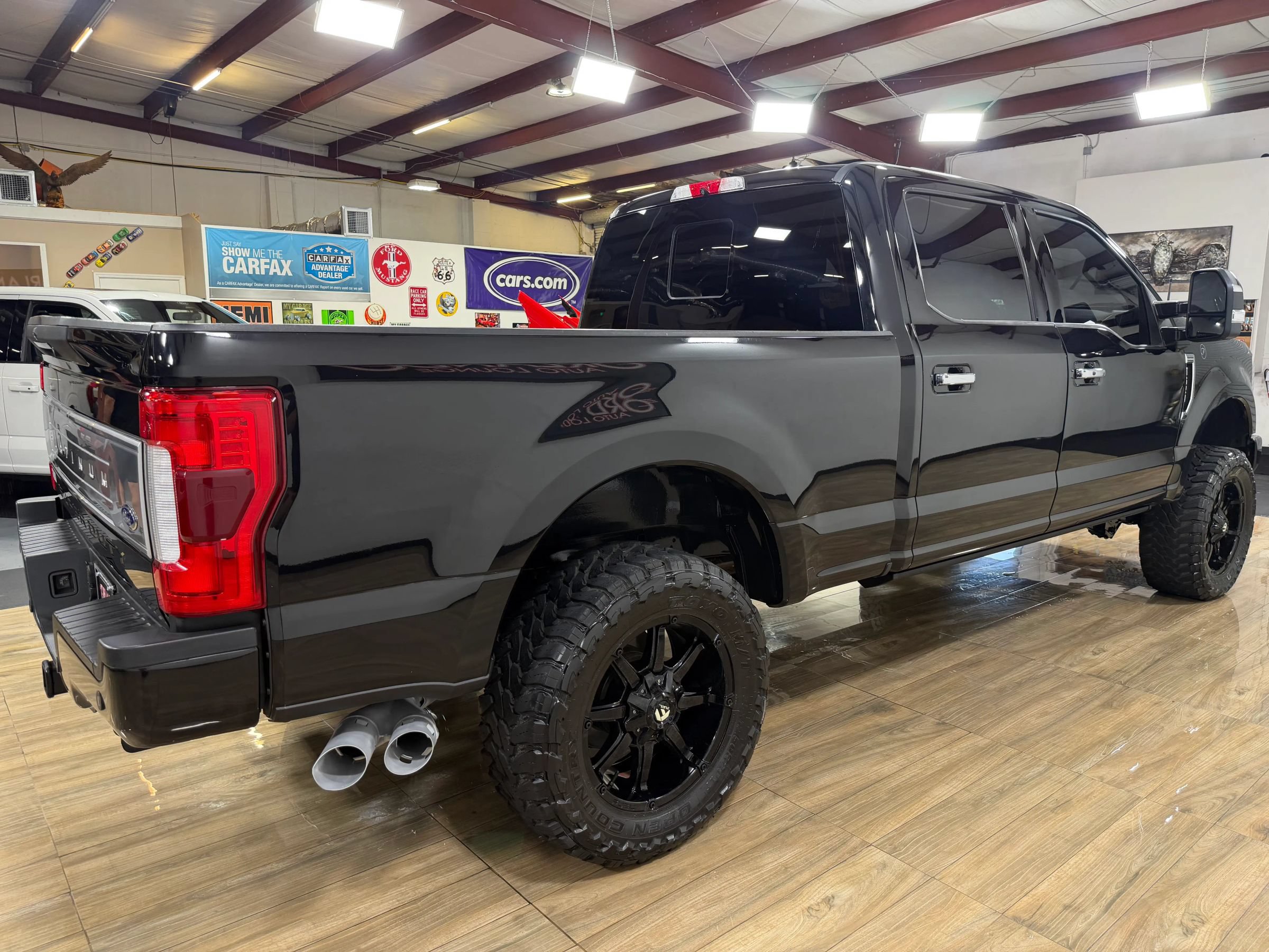 Used 2019 Ford F250 Platinum w/ Platinum Ultimate Package AWD/4WD image 5