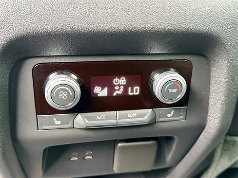 Used 2024 GMC Acadia AT4 w/ Luxury Package image 26