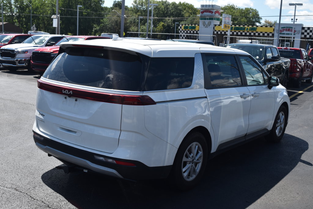 Used 2023 Kia Carnival LX FWD image 8