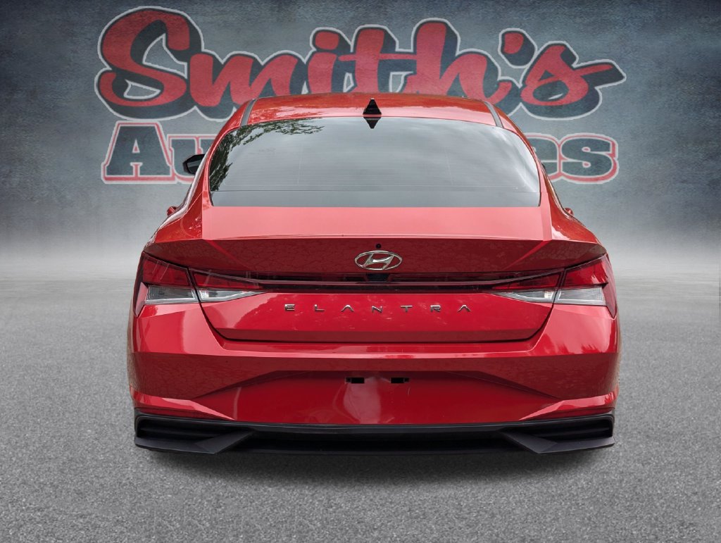 Used 2022 Hyundai Elantra SEL w/ Cargo Package FWD image 5