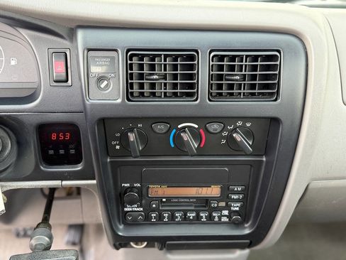 Used 2004 Toyota Tacoma 2WD Regular Cab image 14