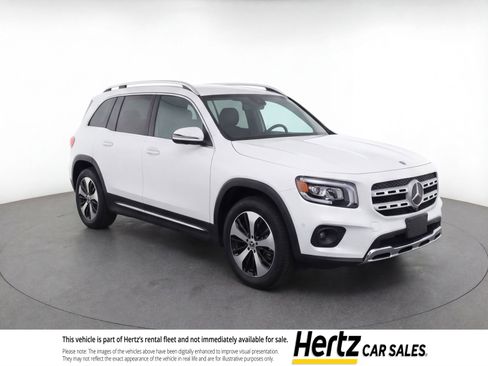 Used 2025 Mercedes-Benz GLB 250 4MATIC image 1