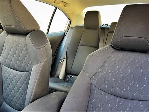Used 2022 Toyota Corolla LE FWD image 10