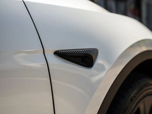 Used 2024 Tesla Model Y 2WD image 4