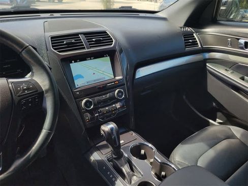 Used 2018 Ford Explorer XLT w/ Equipment Group 202A image 30