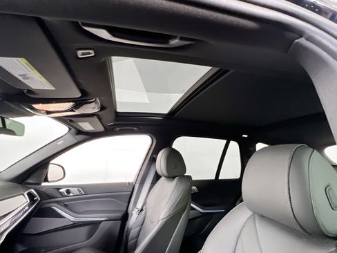 Used 2024 BMW X5 xDrive40i w/ M Sport Package image 23