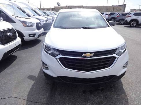 Used 2020 Chevrolet Equinox LS image 2
