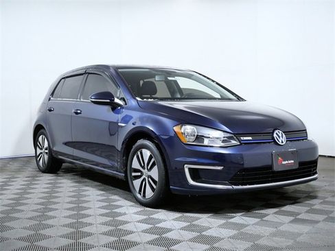 Used 2016 Volkswagen e-Golf SE w/ DC Fast Charging Package image 1