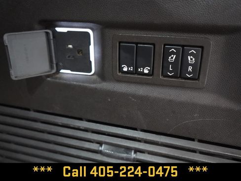 Used 2021 GMC Yukon Denali w/ Denali Ultimate Package AWD/4WD image 29