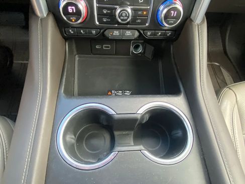 Used 2021 GMC Yukon SLT w/ SLT Luxury Package RWD image 18