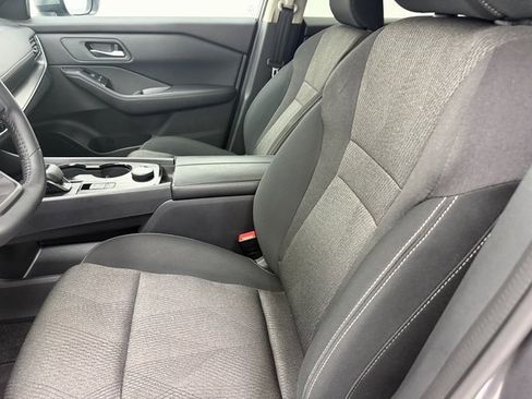 Used 2025 Nissan Rogue SV image 26