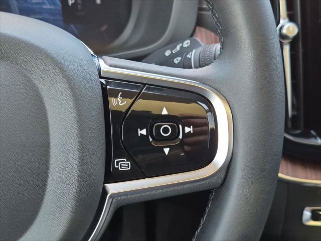Certified 2024 Volvo XC60 B5 Ultimate w/ Protection Package Premier AWD/4WD image 15