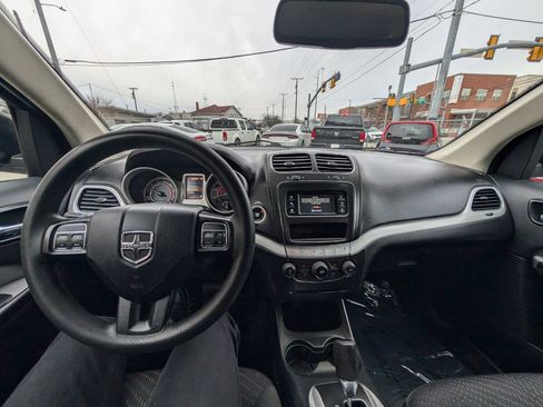 Used 2018 Dodge Journey SE image 22