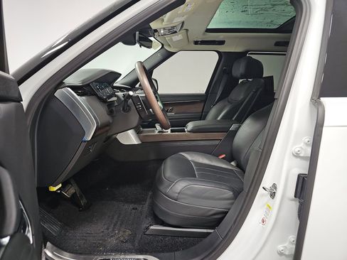 Used 2025 Land Rover Range Rover Autobiography image 7