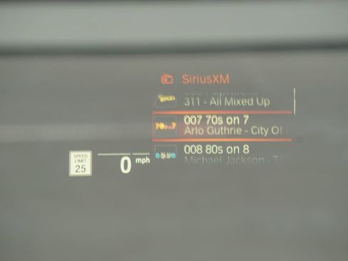 Used 2025 BMW X4 xDrive30i w/ Premium Package image 8