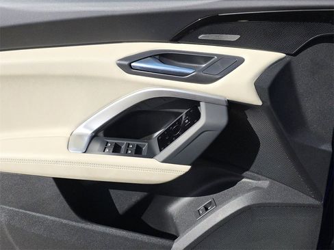 New 2025 Audi Q5 Prestige image 18