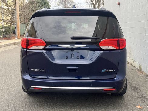 Used 2018 Chrysler Pacifica Limited w/ Advanced Safetytec Group image 9