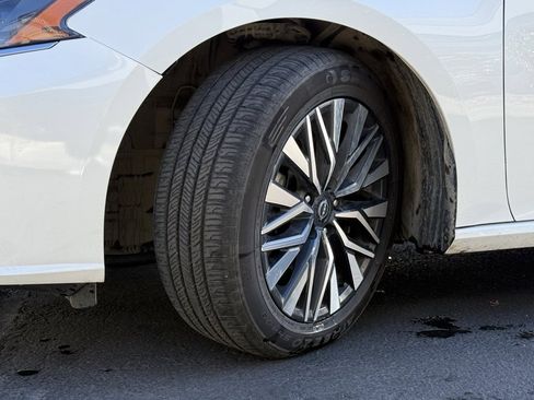 Used 2024 Nissan Altima 2.5 SV image 31