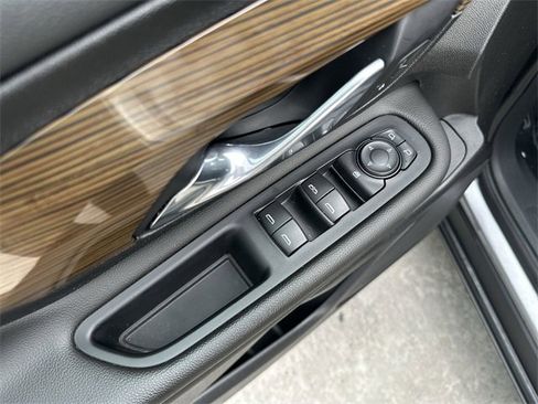 Used 2020 GMC Terrain SLE image 15