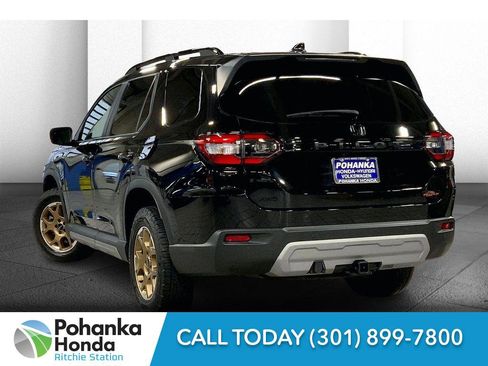 Used 2024 Honda Pilot TrailSport image 10