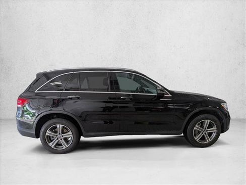 Certified 2022 Mercedes-Benz GLC 300 4MATIC image 4